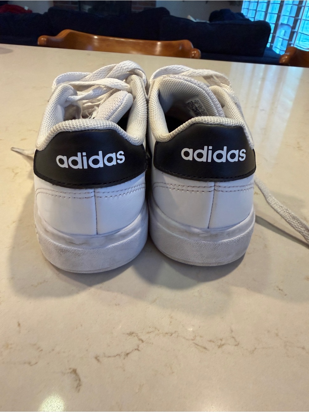 Kids Adidas, size 2 - Picture 4 of 5
